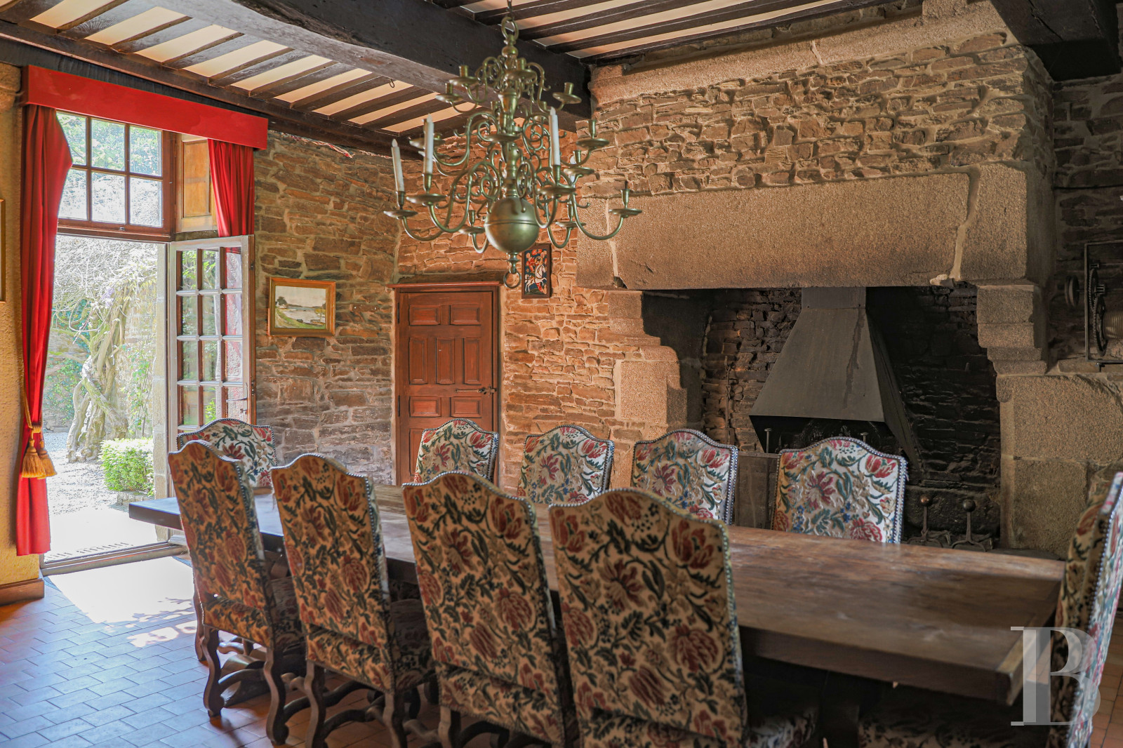 Manors for sale in France in the south of the Cotentin peninsula