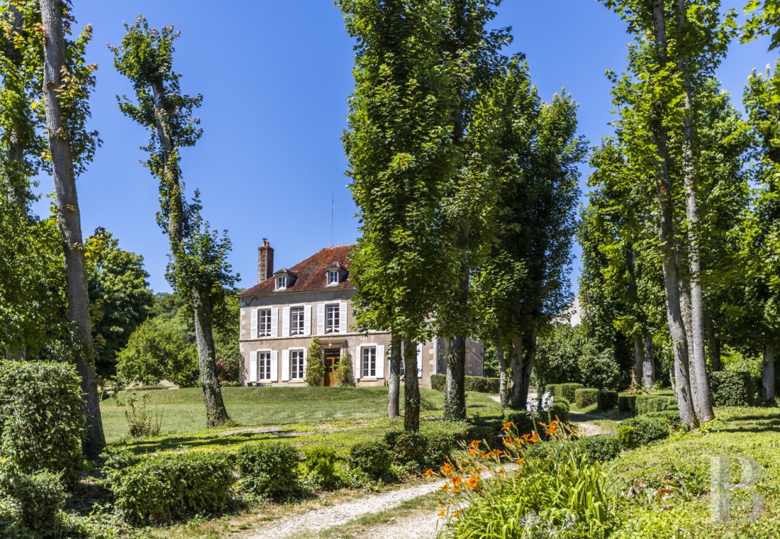 France mansions for sale burgundy manors for - 2