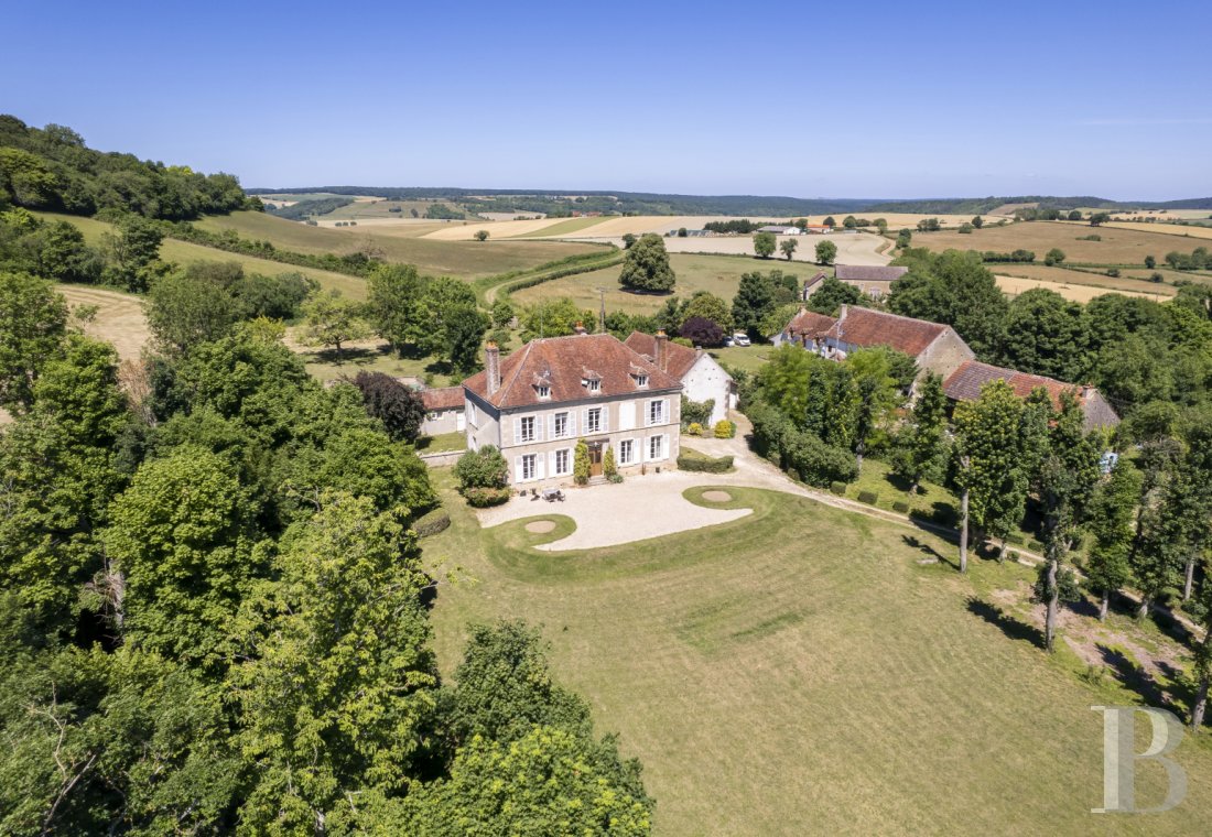 France mansions for sale burgundy manors for - 1