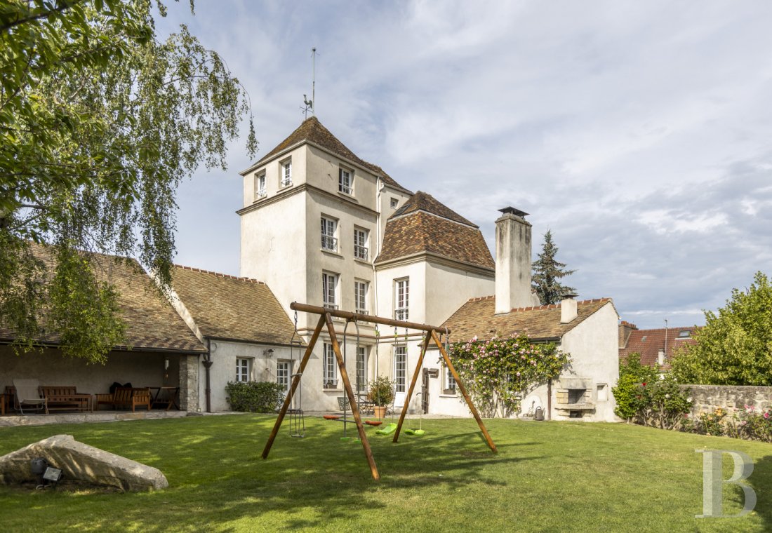 Houses for sale - paris - A 17th century house, with a view over the Seine Valley and  an enclosed garden, in the historic centre of Mantes-la-Jolie