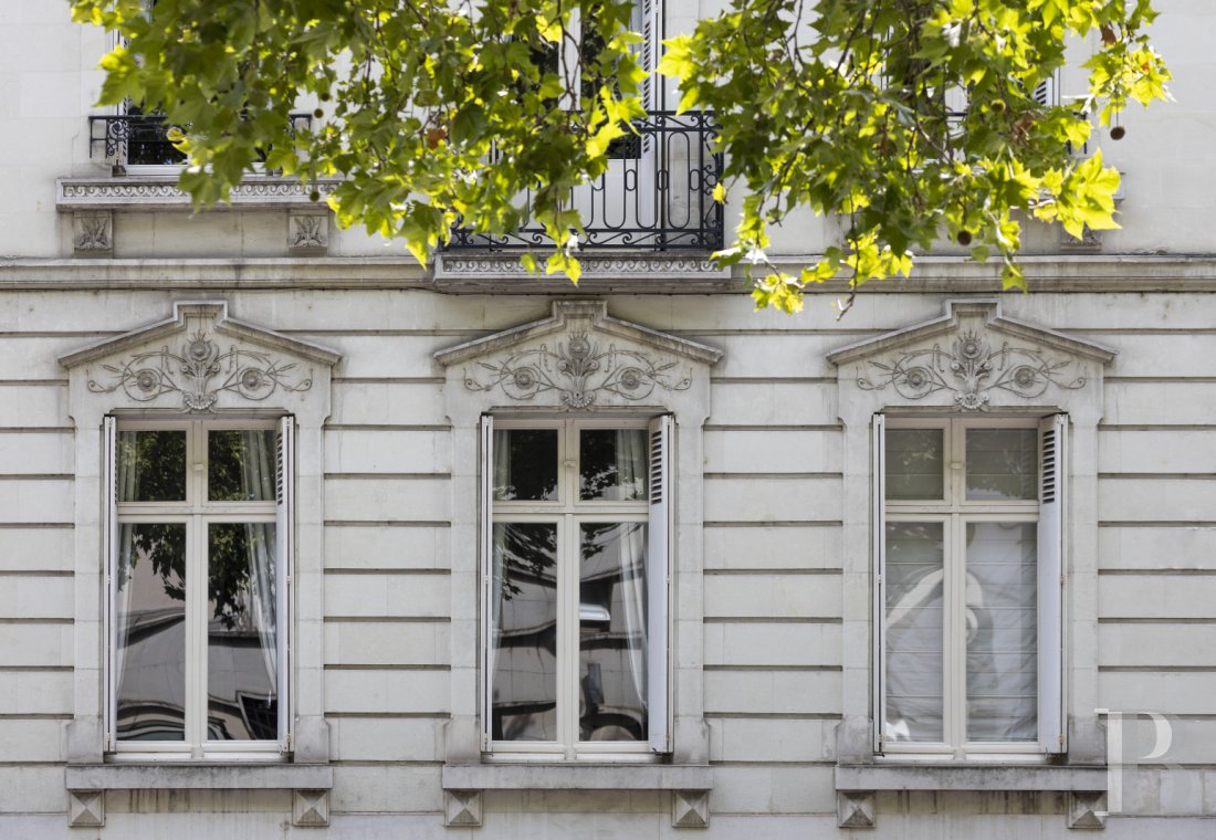 Mansion houses for sale - center-val-de-loire - Dans les beaux quartiers de Tours,  un « particulier » et son jardin de ville