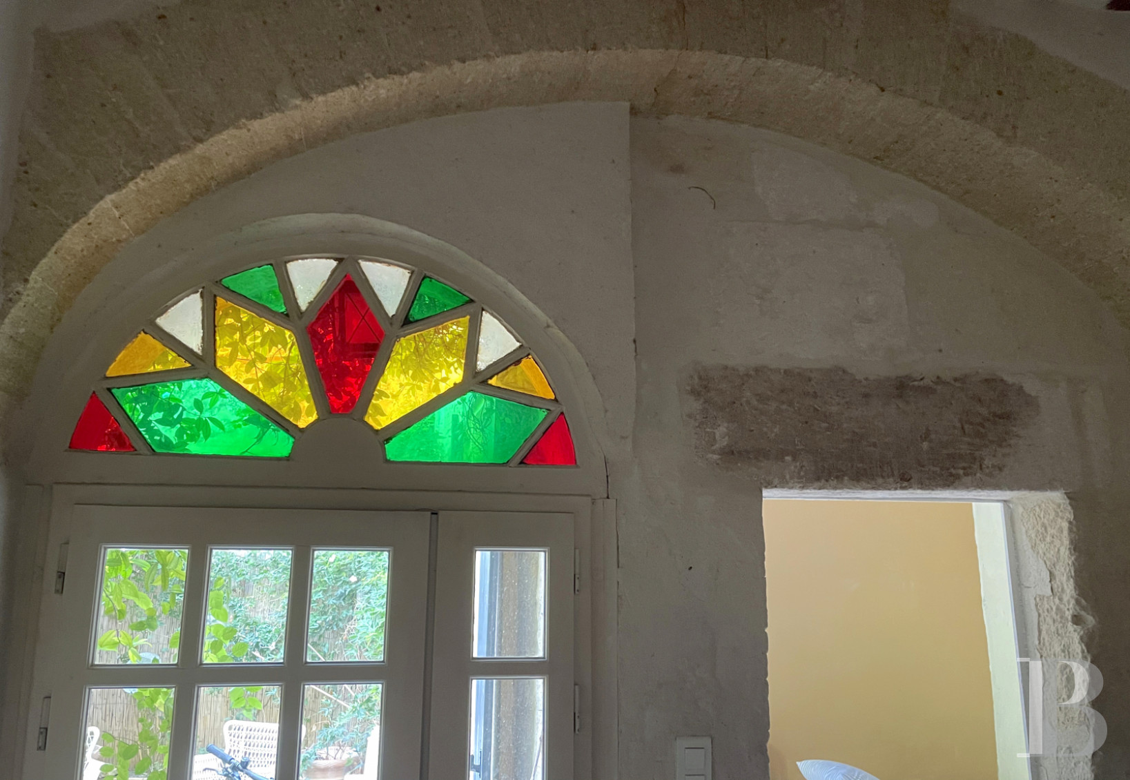 Village houses for sale in France between Avignon and Nîmes