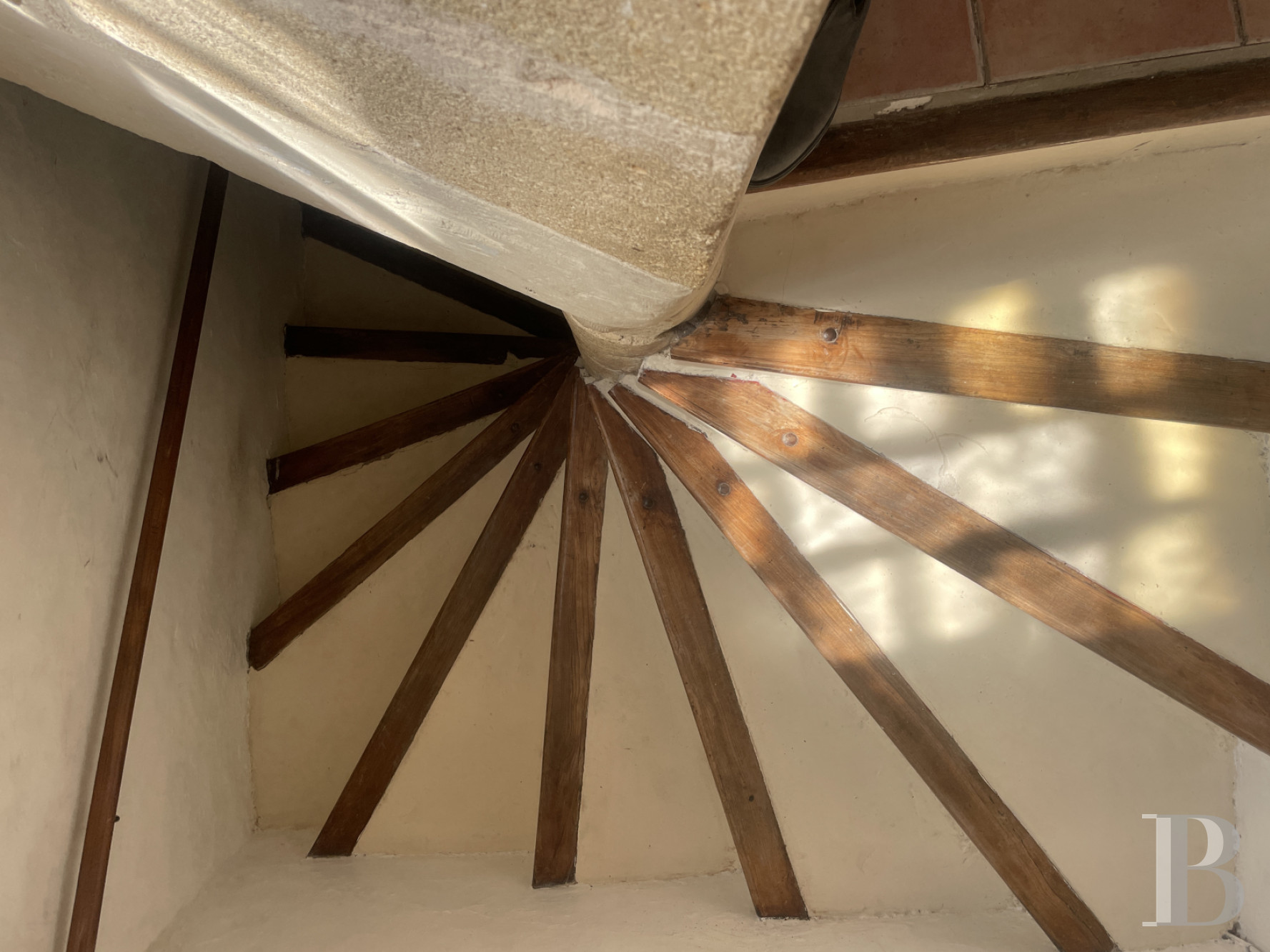 Village houses for sale in France between Avignon and Nîmes