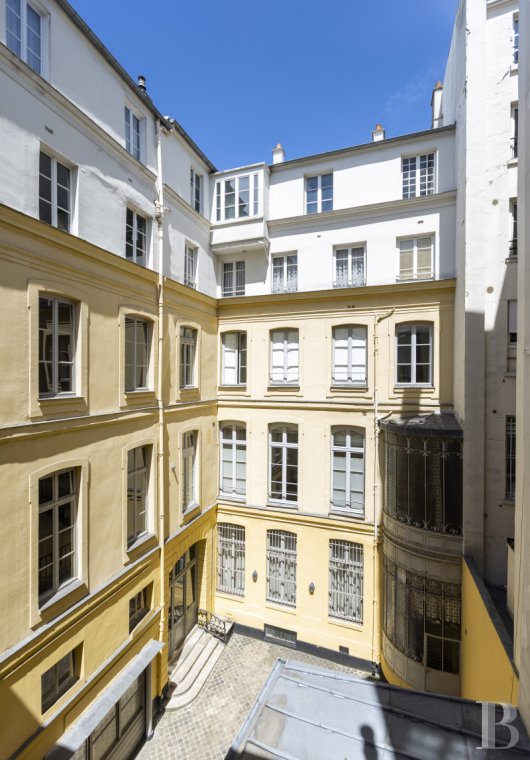 apartments for sale - paris - A 160 m², 2-storey, family flat in an 18th century house  between Salle-Favart and the Passage-des-Panoramas