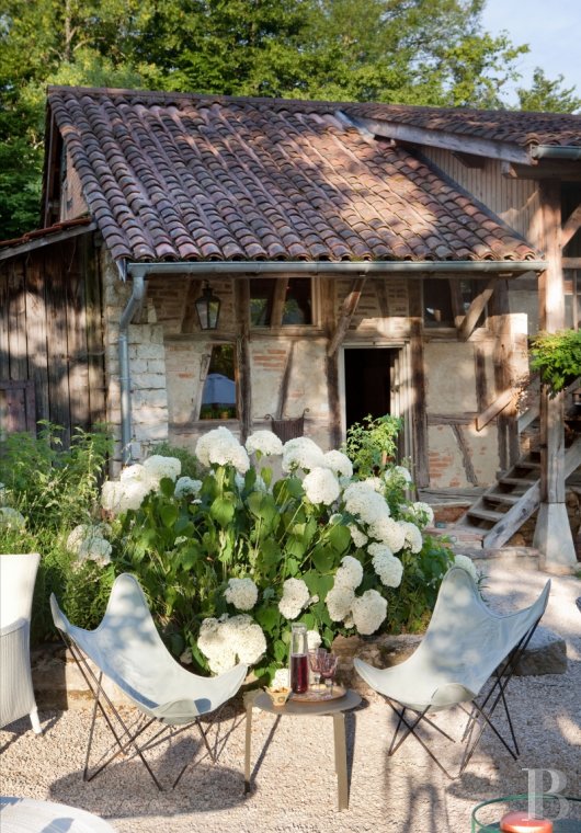 An old farmhouse transformed into a charming guest house  in southern Burgundy, between Dijon, Geneva and Lyon  - photo  n°3