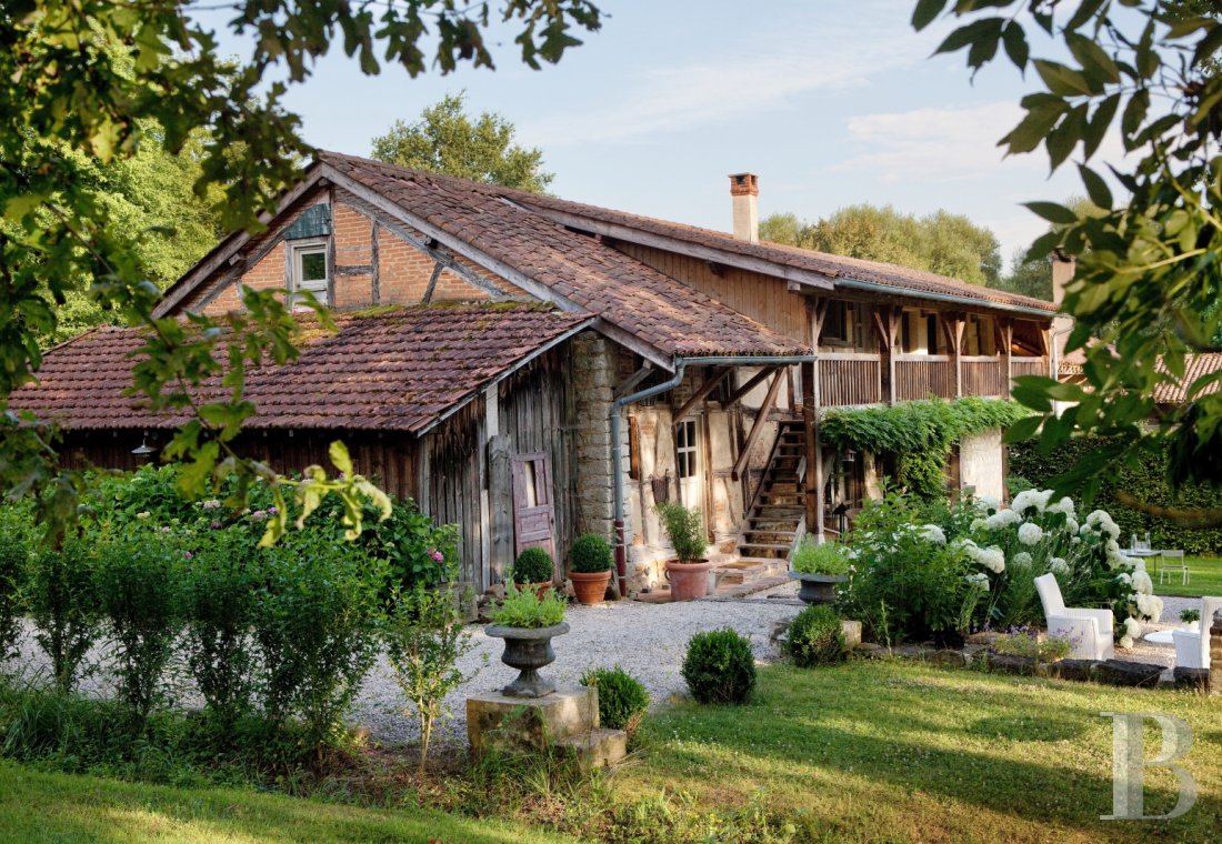 An old farmhouse transformed into a charming guest house  in southern Burgundy, between Dijon, Geneva and Lyon  - photo  n°1