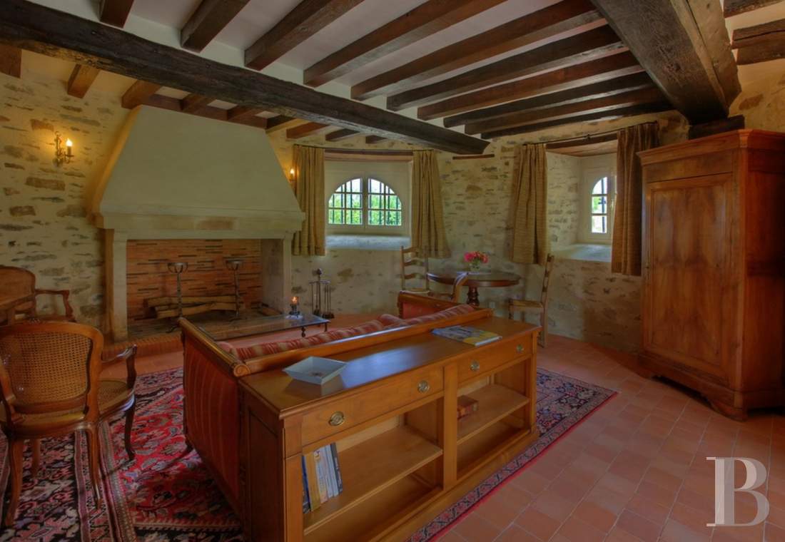 An elegant chateau with medieval origins in Mayenne, near Laval - photo  n°10