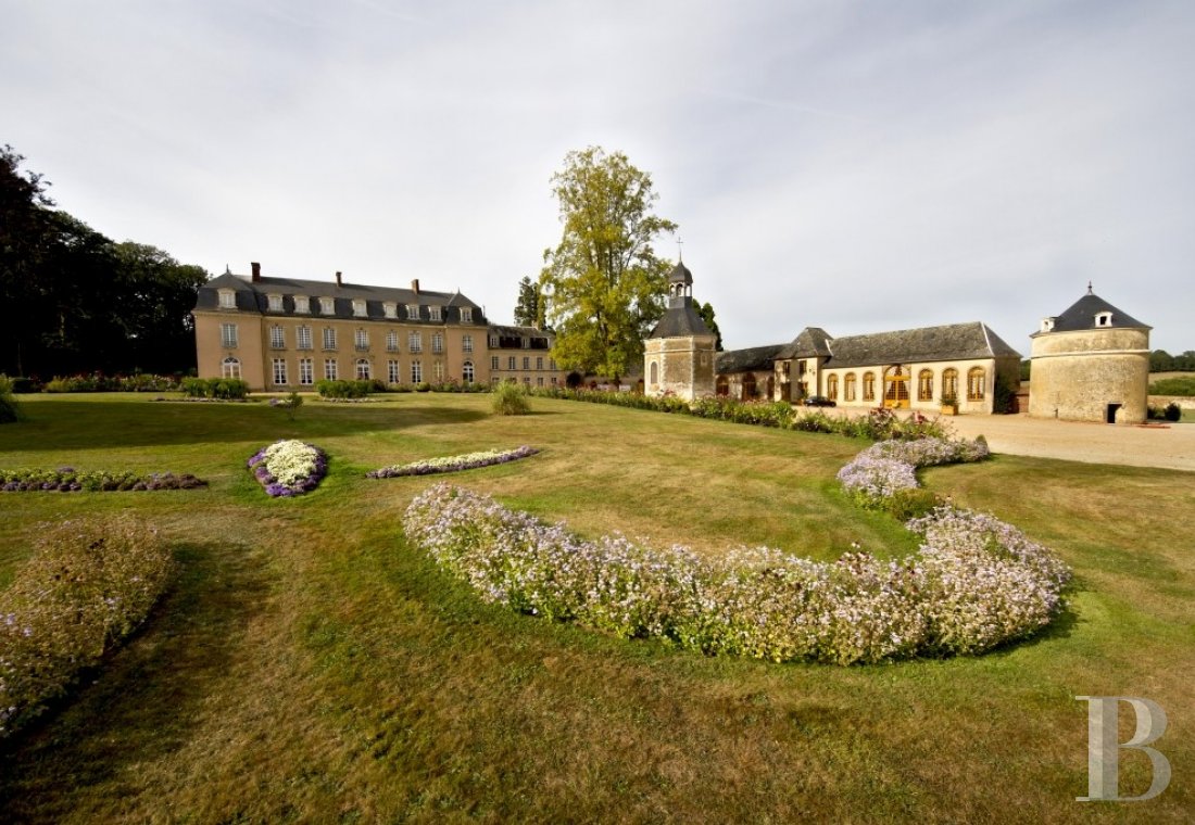 A small country chateau surrounded by a huge park on the outskirts of Le Mans, away from the world - photo  n°4