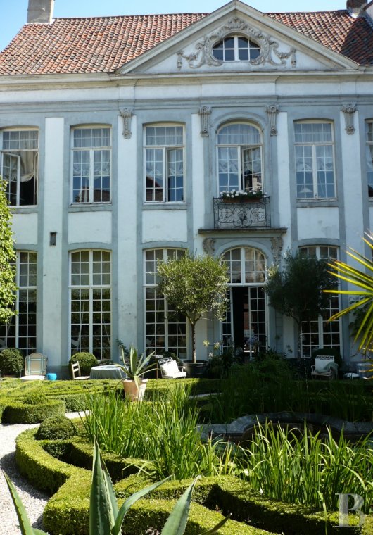 A stunning private mansion in Ghent, not far from the poetically celebrated Lys river - photo  n°2