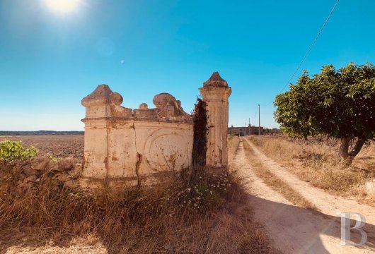 A 17th century villa, awaiting restoration, in the countryside around Nardò, near to the Regional Nature Park of Porto-Selvaggio