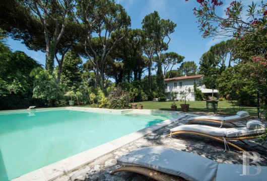 In the heart of Versilia, a 300m² villa with its own pool and landscaped grounds.