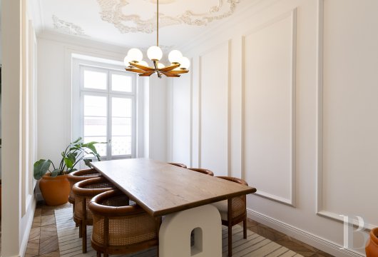 In Madragoa, a 175 m² Lisbon apartment with three-metre ceilings