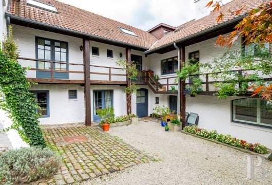 In Walloon Brabant, 20 minutes from Brussels, a family property with 1.25 hectares of grounds
