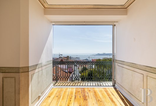 In Lisbon, in the Lapa district, a flat of around 170 m² with views of the Tagus