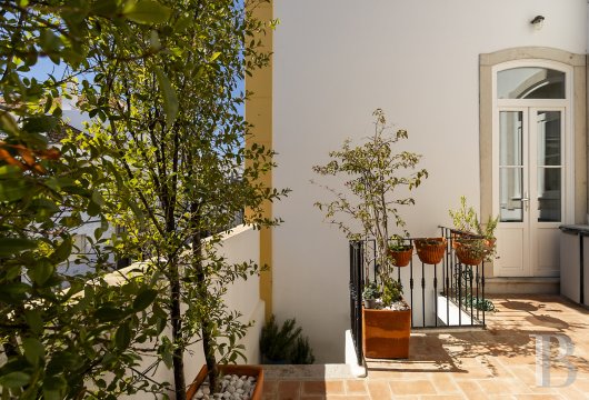  In Tavira, in the Algarve, an early 20th-century mansion of around 500 m² has been restored in the historic centre