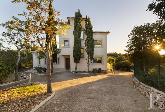 In Albufeira, in the Algarve, a contemporary villa set on approximately 6,000 m² of land, with views over the ...