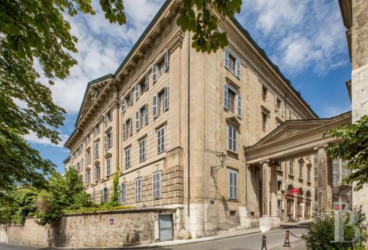 In Geneva, a reception apartment spanning more than 300 m² in the heart of the historic district